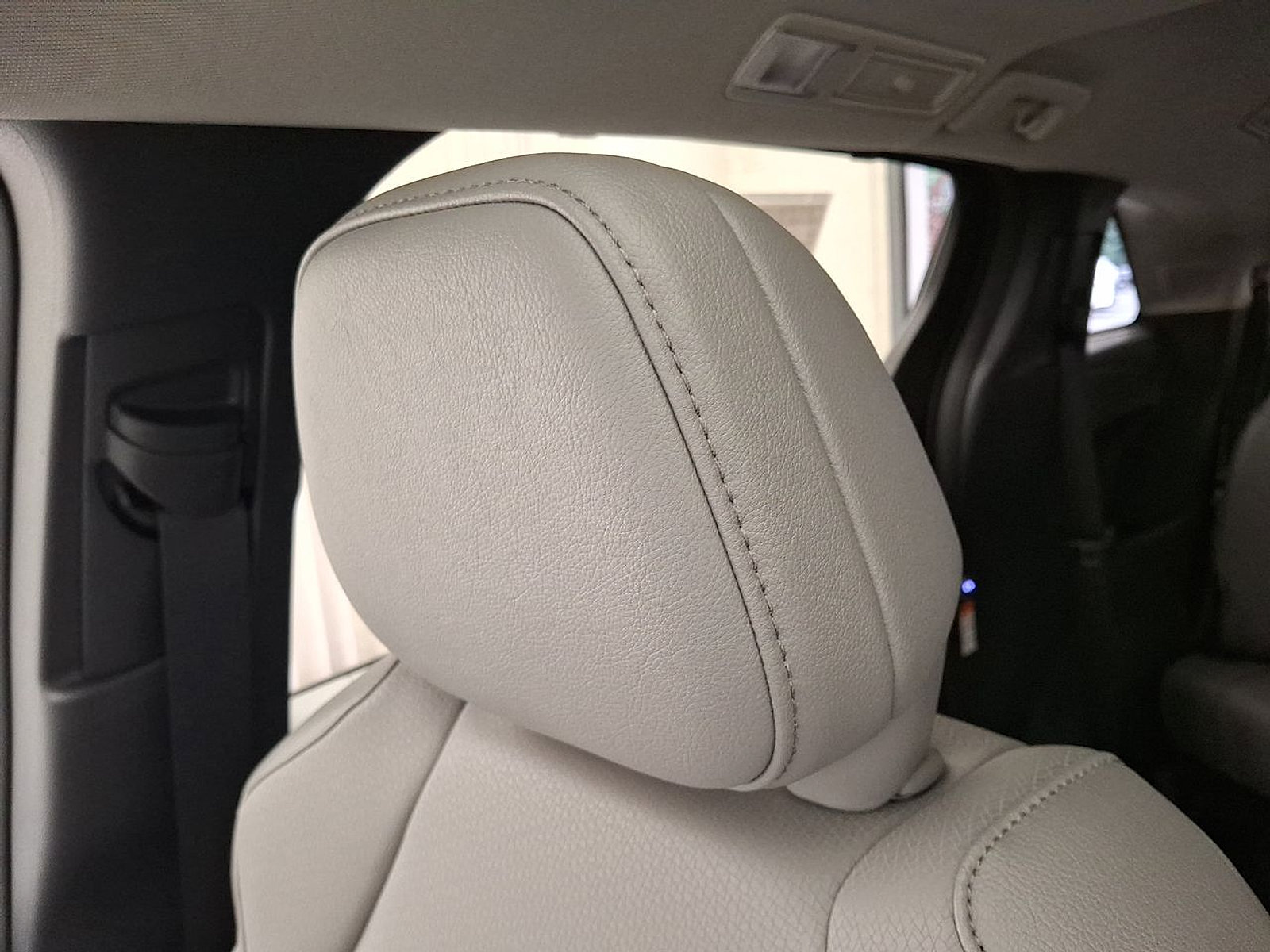 Used 2026 Toyota Sienna XLE FWD image 24