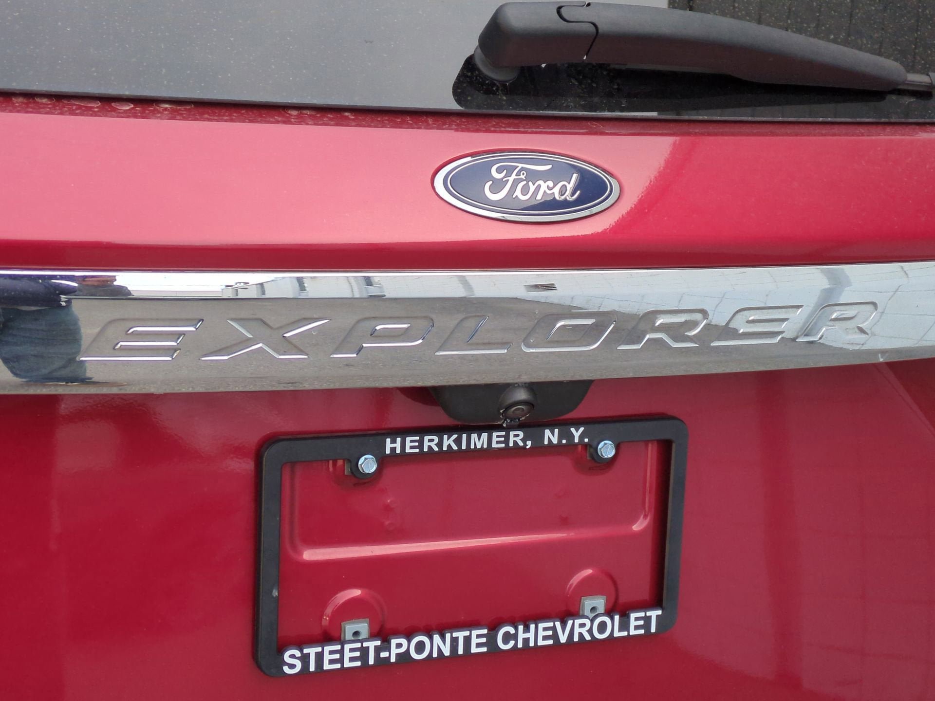 Used 2022 Ford Explorer XLT w/ Equipment Group 202A AWD/4WD image 31