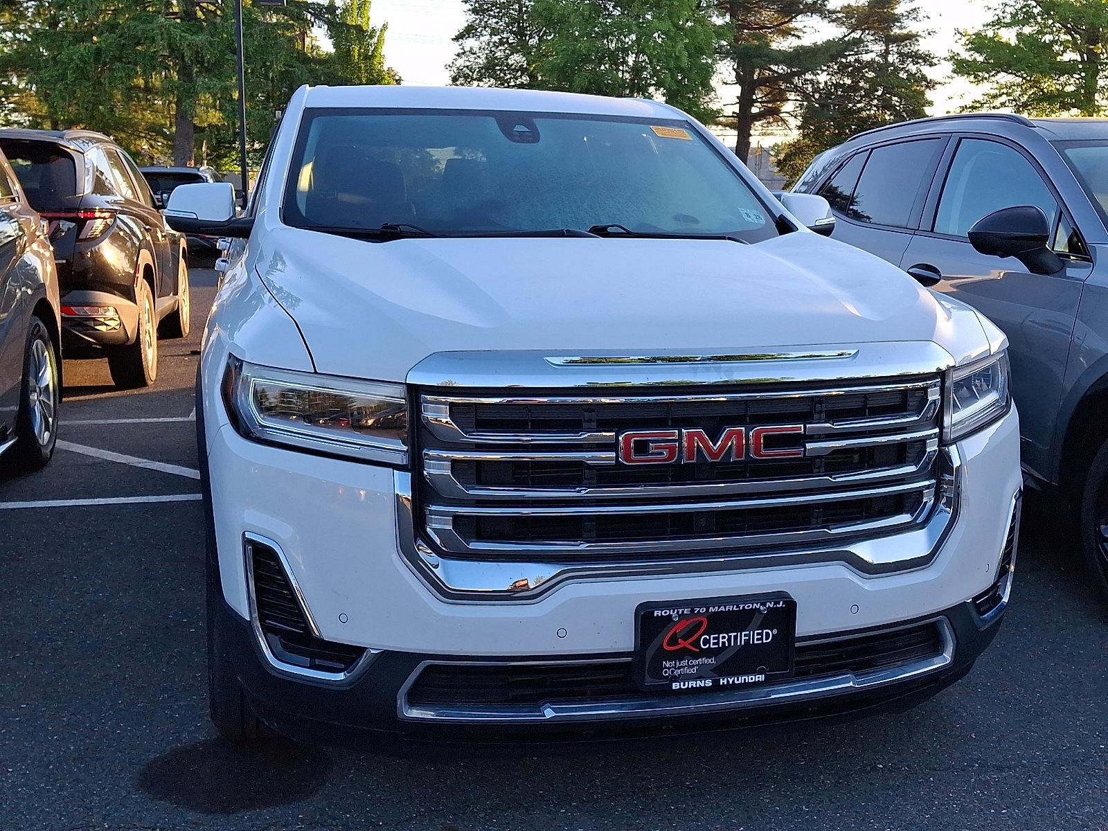 Used 2023 GMC Acadia SLE FWD image 4