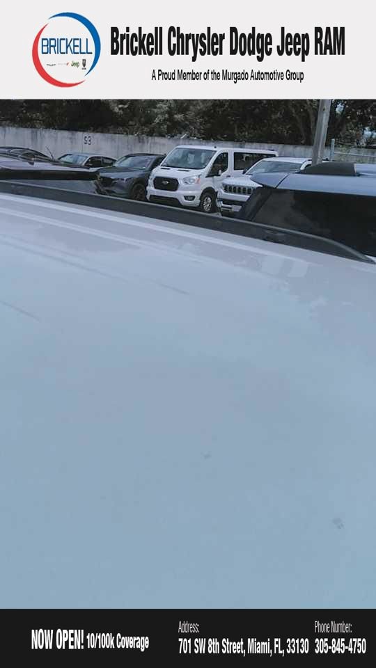 Used 2023 Jeep Grand Cherokee L Laredo image 13