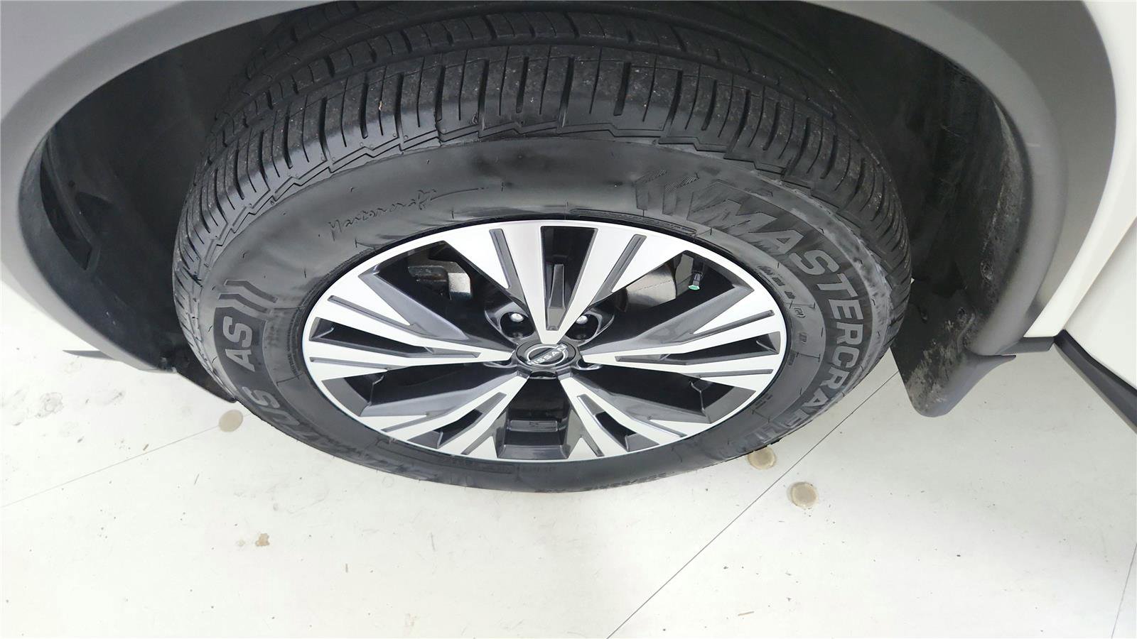 Used 2022 Nissan Rogue SV w/ SV Premium Package image 31