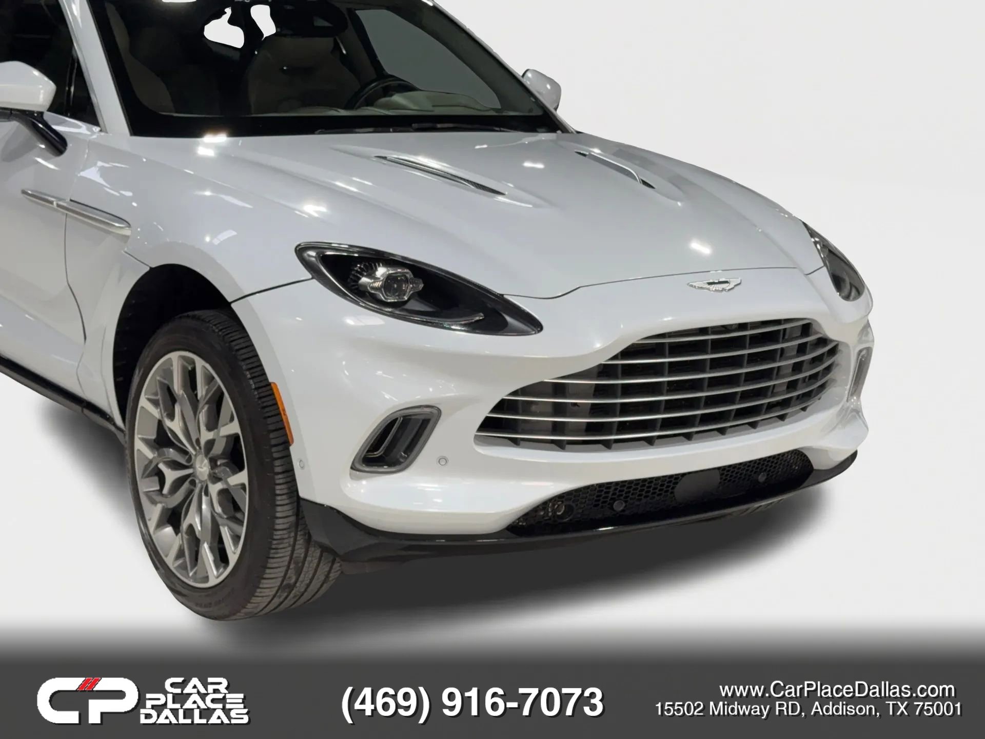 Used 2021 Aston Martin DBX image 3