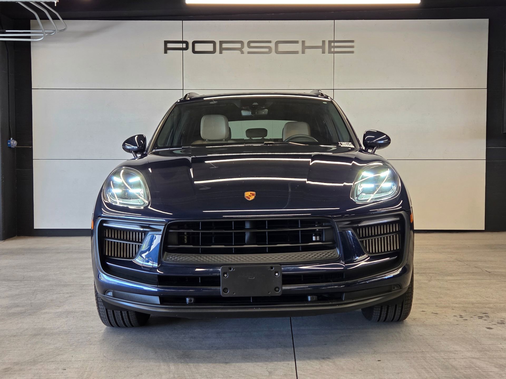 Certified 2022 Porsche Macan S w/ Premium Package Plus AWD/4WD image 29