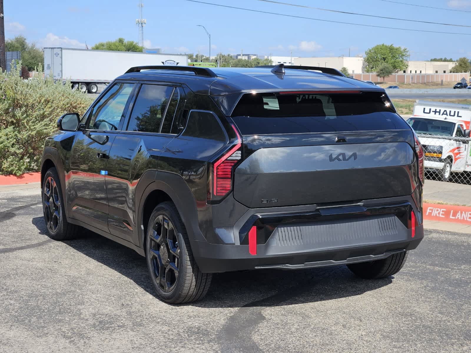 New 2027 Kia EV3 Wind w/ Wind Fwd Nightfall Package image 4
