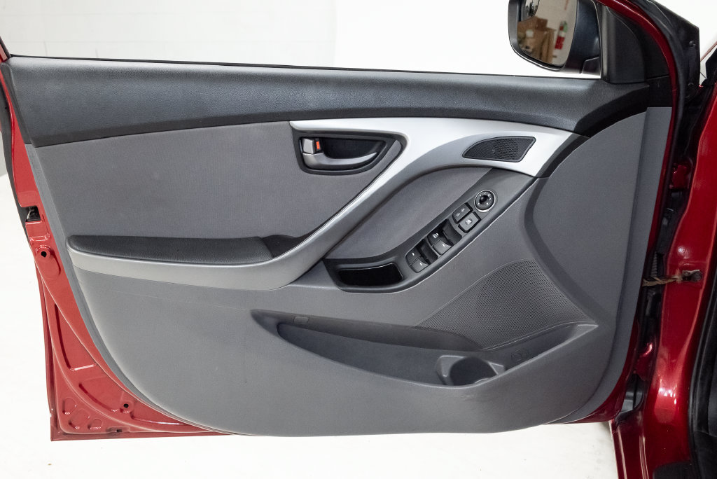 Used 2014 Hyundai Elantra SE w/ Option Group 02 FWD image 9
