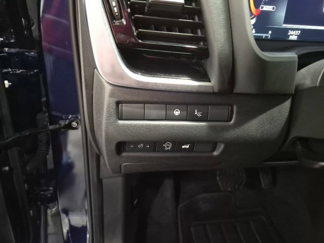 Certified 2025 Nissan Rogue SL w/ Tech Package AWD/4WD image 12