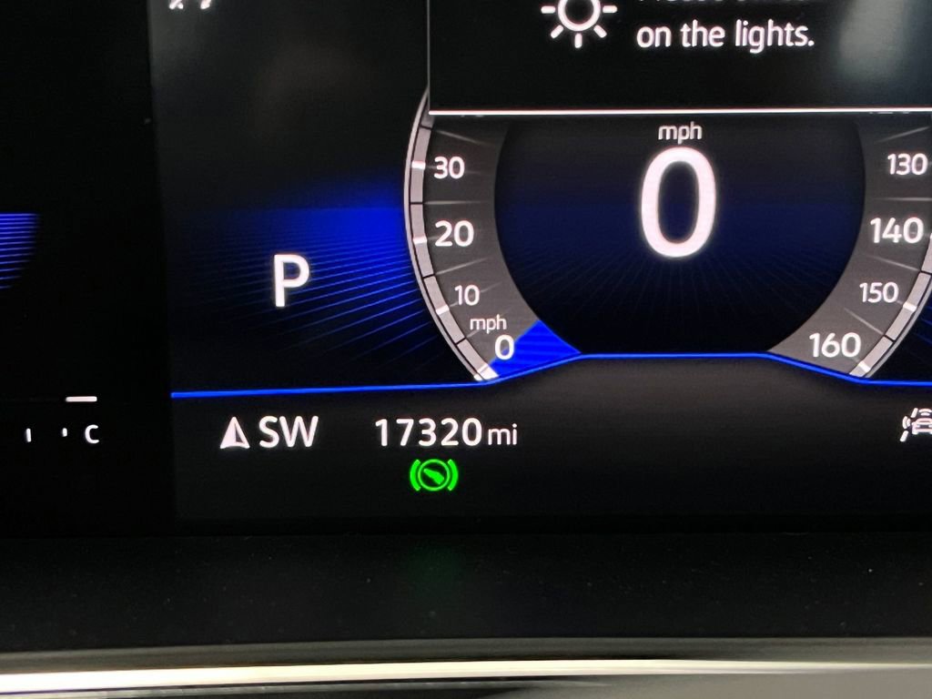 Used 2022 Volkswagen Tiguan SE image 19