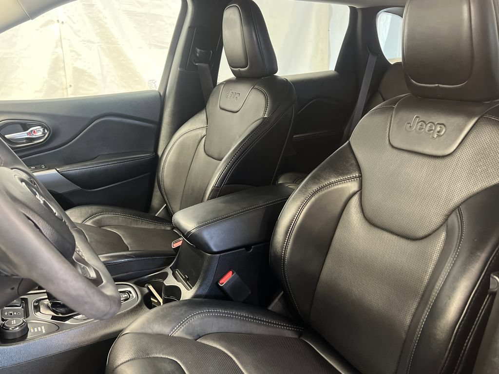 Used 2022 Jeep Cherokee Limited w/ Elite Package AWD/4WD image 18