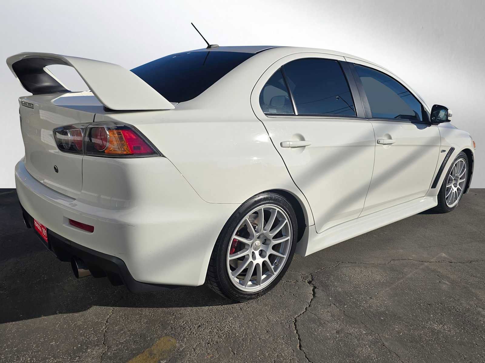 Used 2015 Mitsubishi Lancer Evolution GSR image 3
