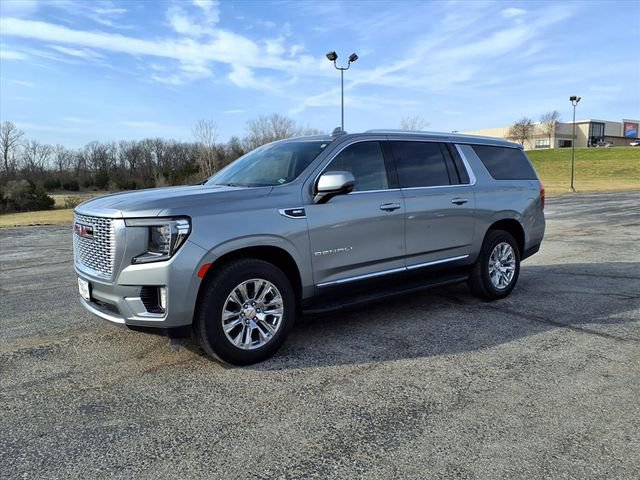 Used 2023 GMC Yukon XL Denali image 38