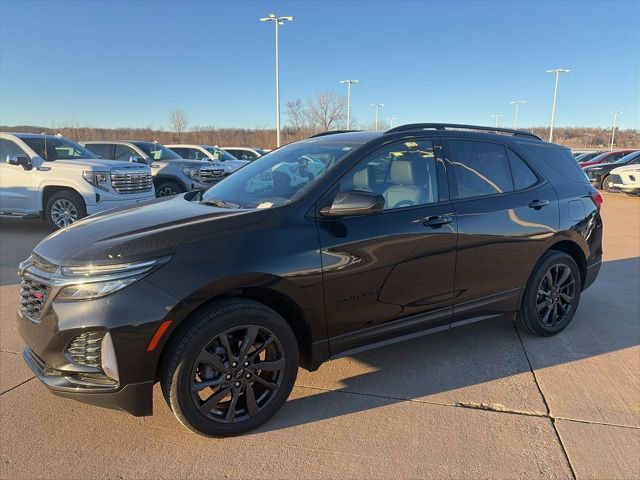 Used 2022 Chevrolet Equinox RS w/ LPO, Floor Liner Package image 7