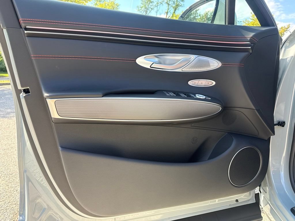 New 2027 Genesis GV70 2.5T Sport Prestige AWD/4WD image 12
