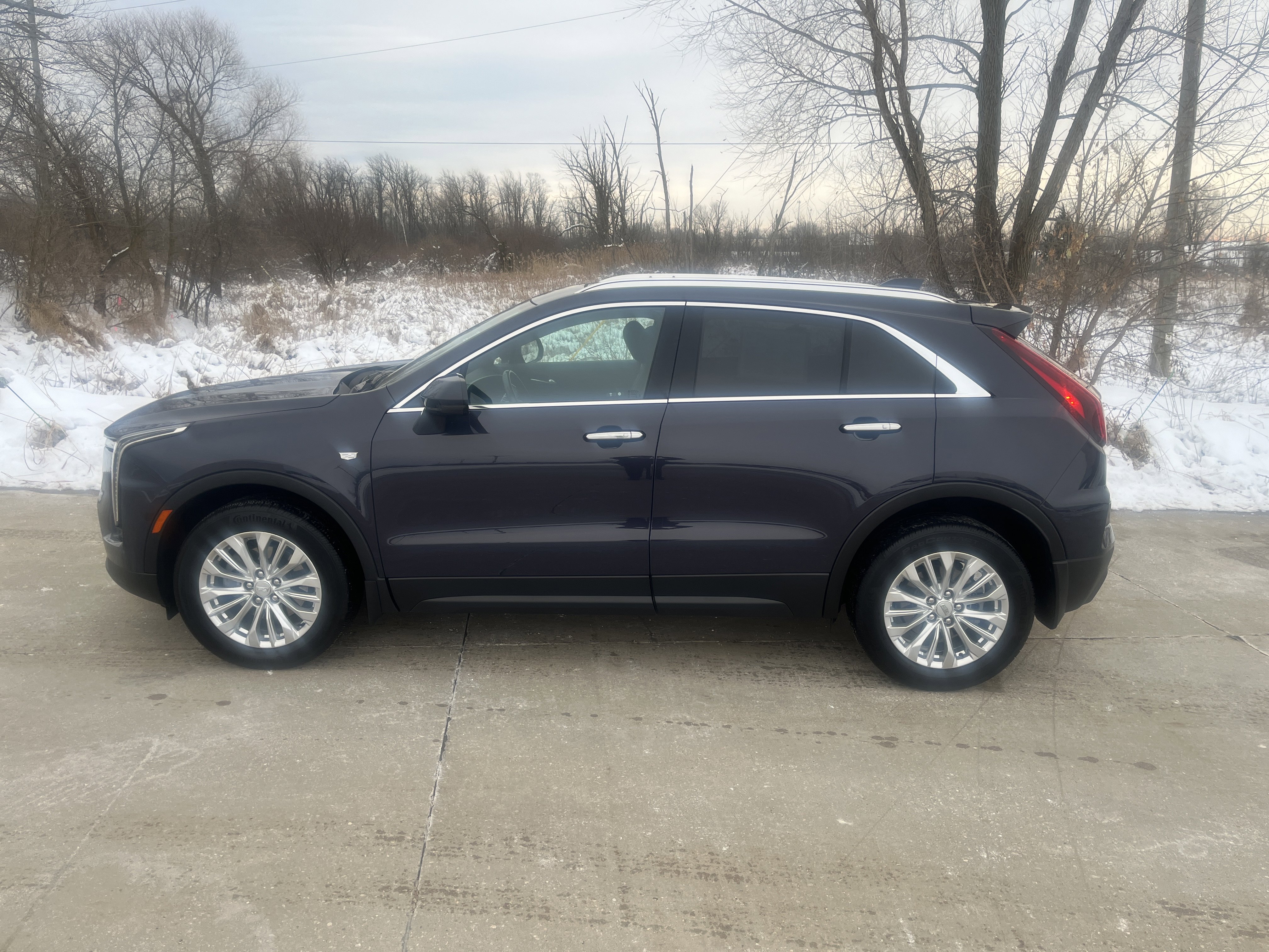 Used 2024 Cadillac XT4 Luxury w/ Cold Weather Package image 3