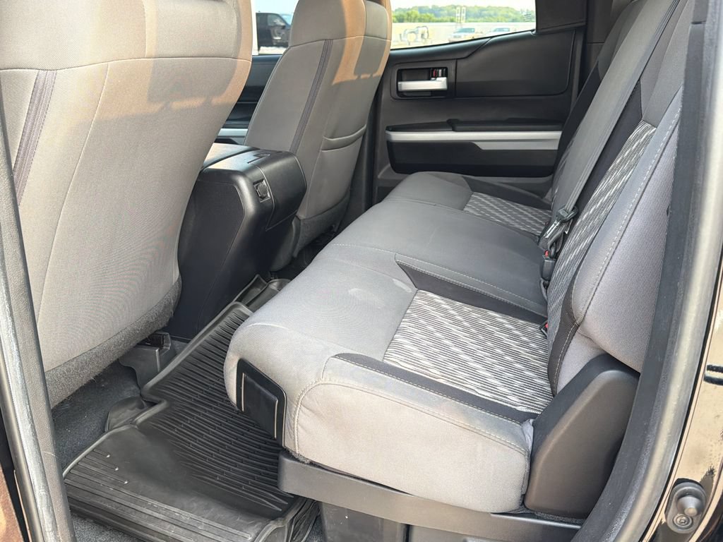 Used 2020 Toyota Tundra SR5 w/ SR5 Convenience Package AWD/4WD image 14