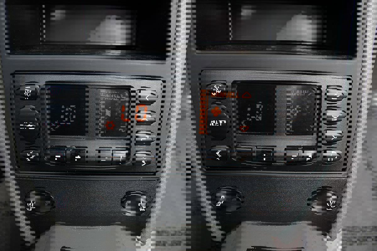 Used 2003 Porsche 911 Cabriolet image 20