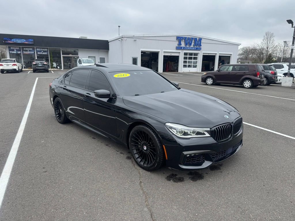 Used 2018 BMW 750i xDrive image 3
