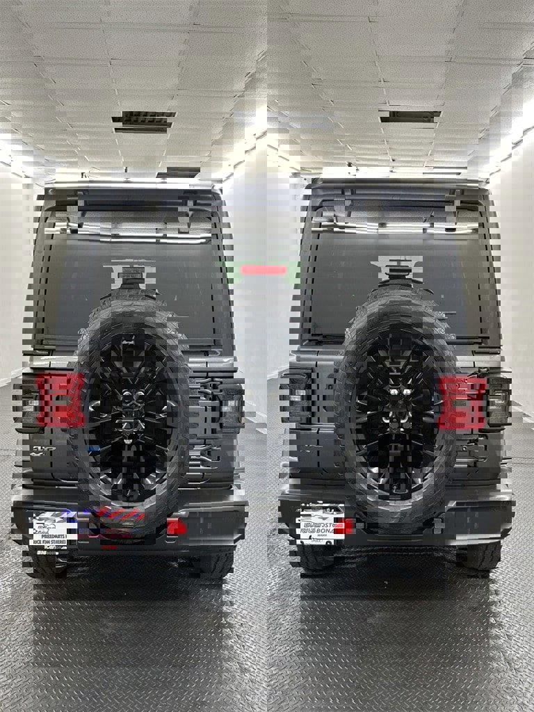 Used 2021 Jeep Wrangler Unlimited Sahara w/ Cold Weather Group image 10