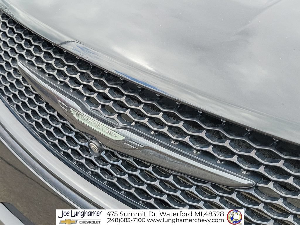 Used 2019 Chrysler Pacifica Touring-L w/ Advanced Safetytec Group FWD image 32