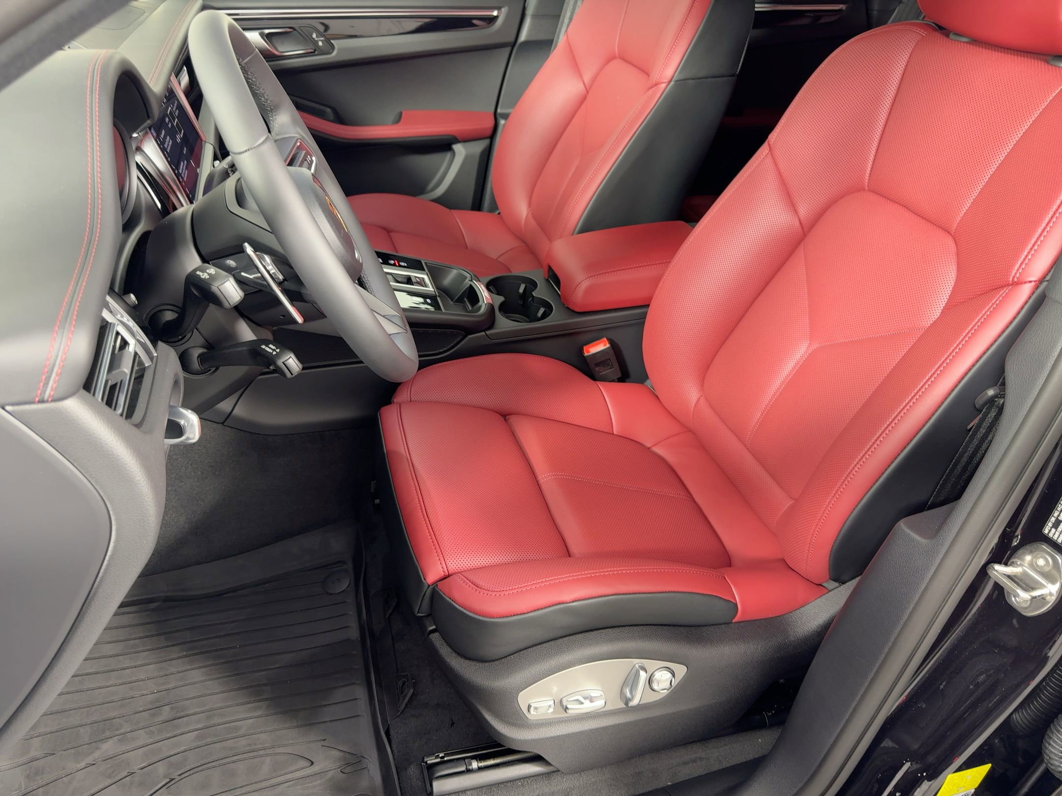 Used 2026 Porsche Macan S image 5