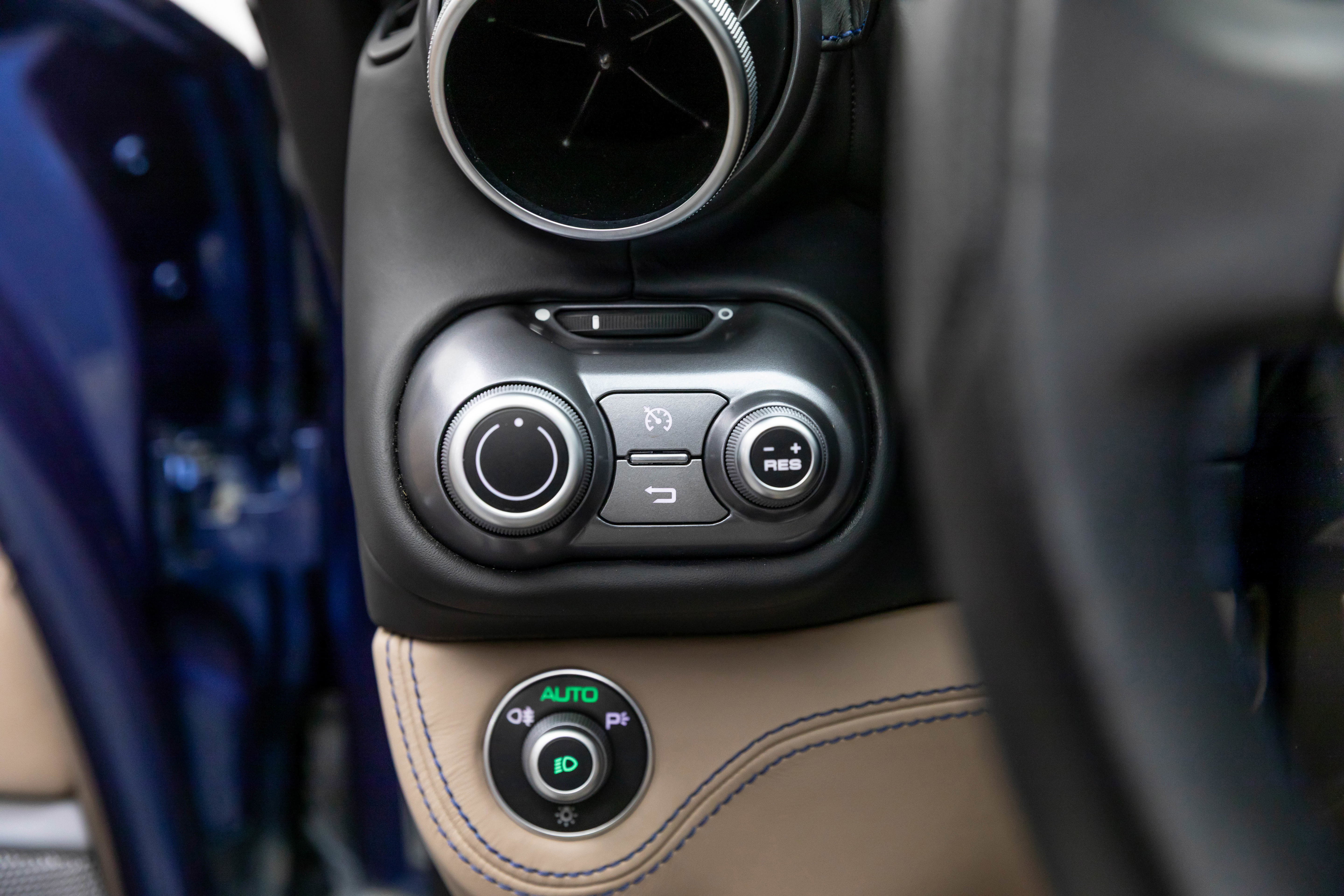 Certified 2019 Ferrari Portofino image 27