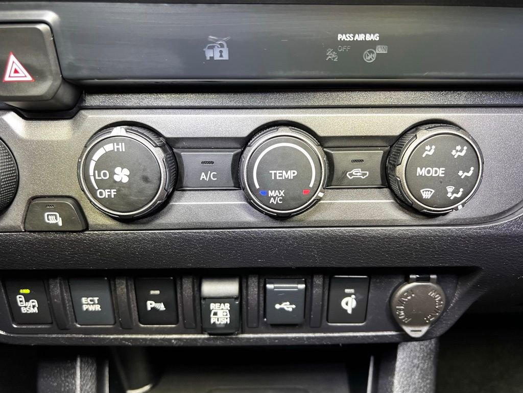 Used 2020 Toyota Tacoma TRD Off-Road w/ Technology Package image 32