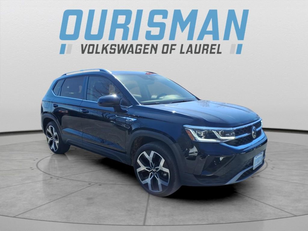 Used 2022 Volkswagen Taos SEL w/ Panoramic Sunroof Package