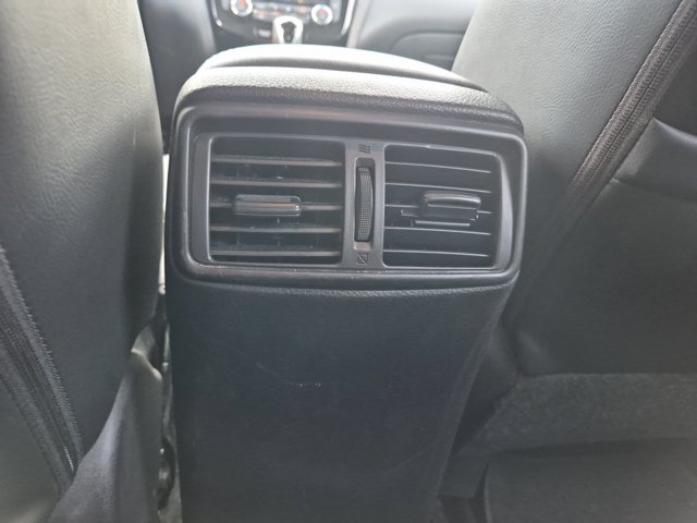 Used 2018 Nissan Rogue Sport SL w/ SL Premium Package FWD image 15