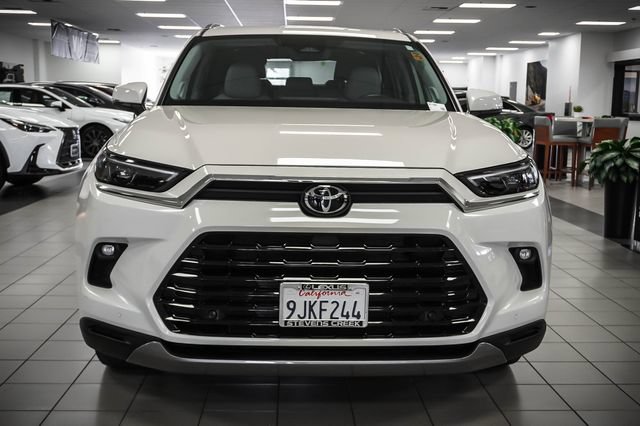 Used 2024 Toyota Grand Highlander AWD image 4