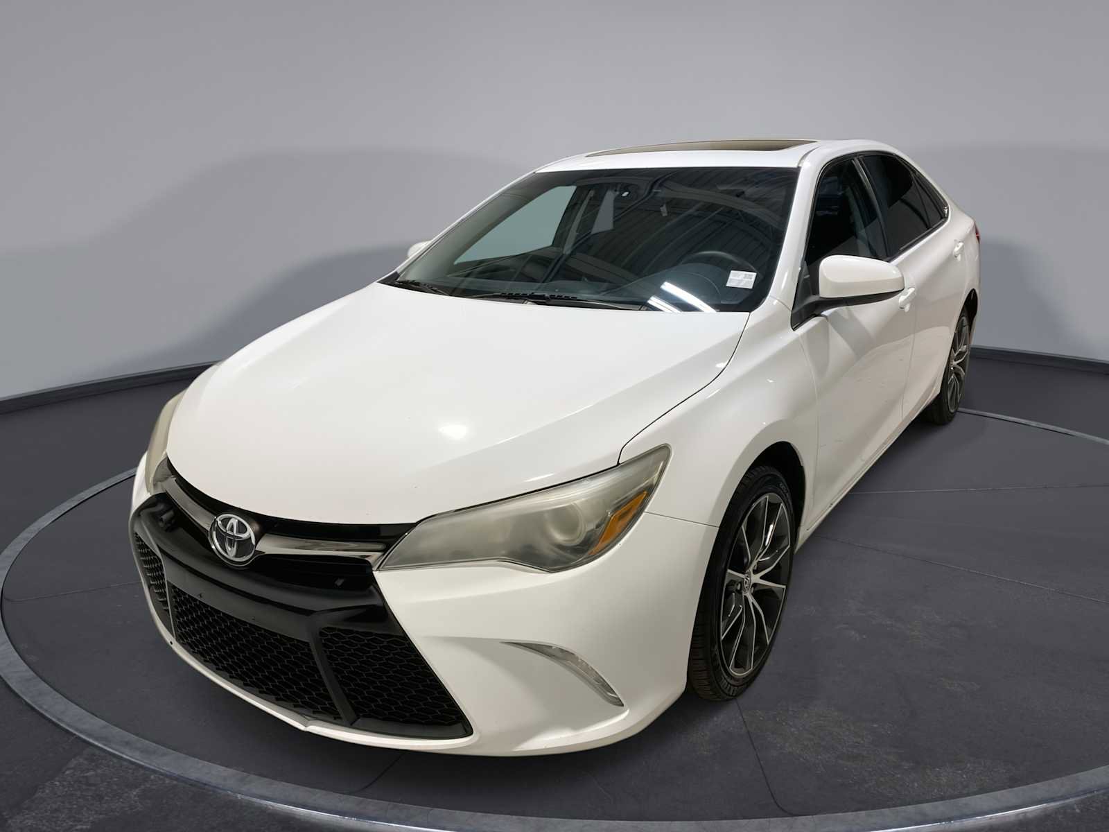 Used 2015 Toyota Camry XSE video 1