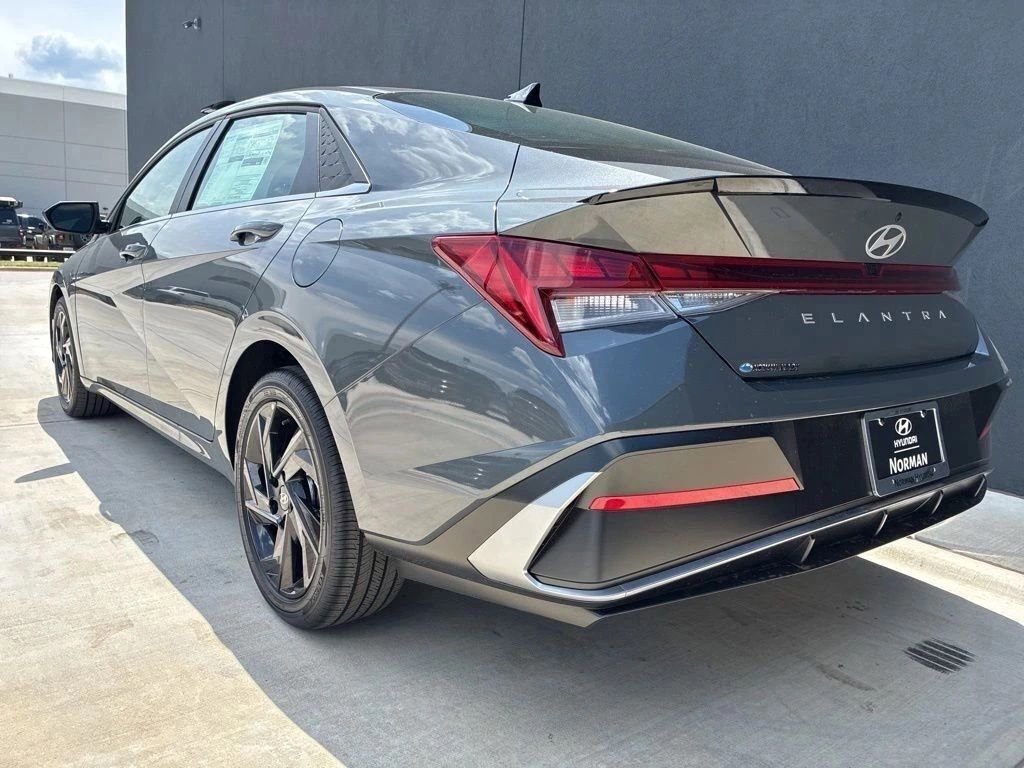 New 2026 Hyundai Elantra SEL Sport Premium FWD image 6