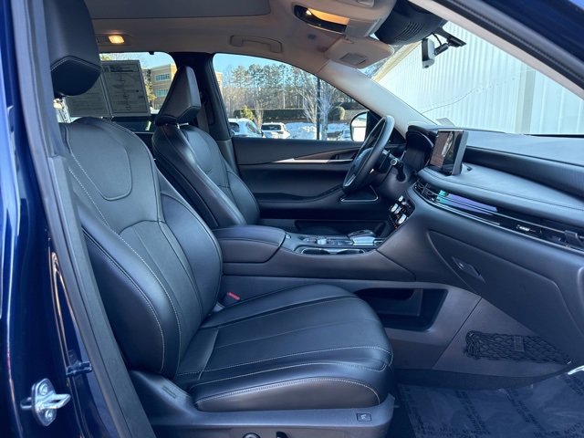 Used 2023 INFINITI QX60 Sensory w/ Cargo Package image 13