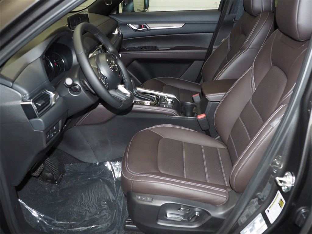 New 2025 MAZDA CX-5 Signature image 3