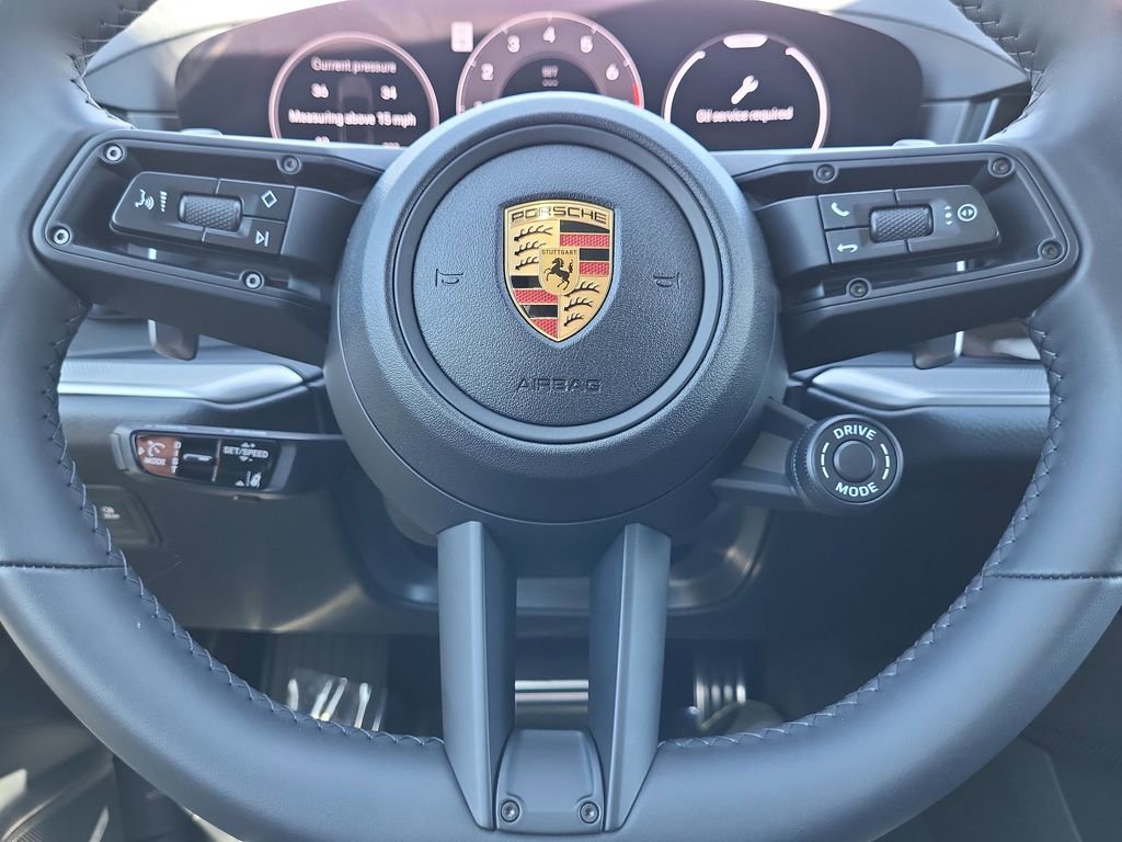 Used 2025 Porsche Cayenne Coupe AWD/4WD image 18