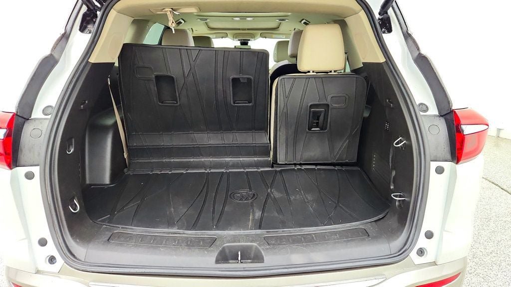 Used 2019 Buick Enclave Premium AWD/4WD image 22