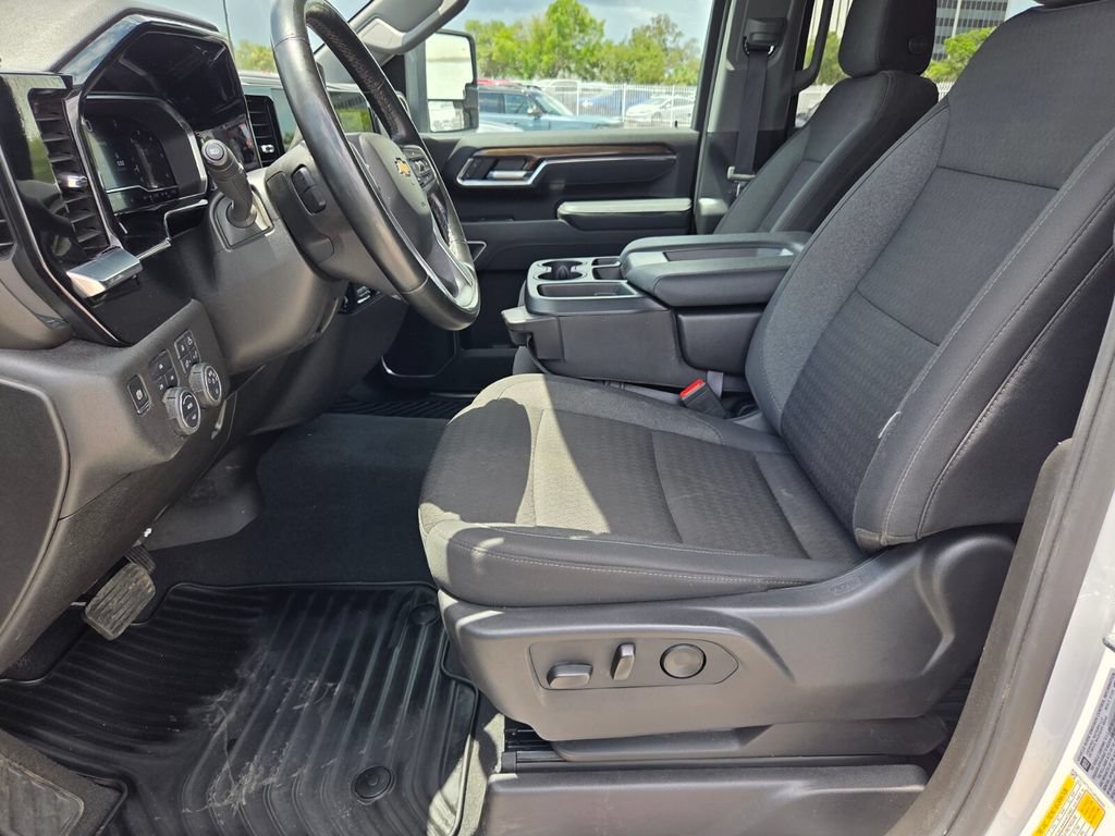 Certified 2025 Chevrolet Silverado 3500 LT w/ Safety Package AWD/4WD image 6