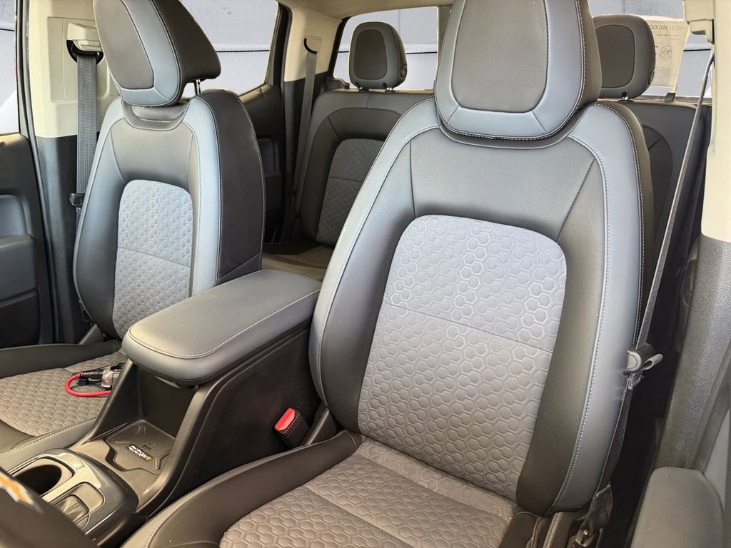 Used 2022 Chevrolet Colorado Z71 w/ Safety Package image 8