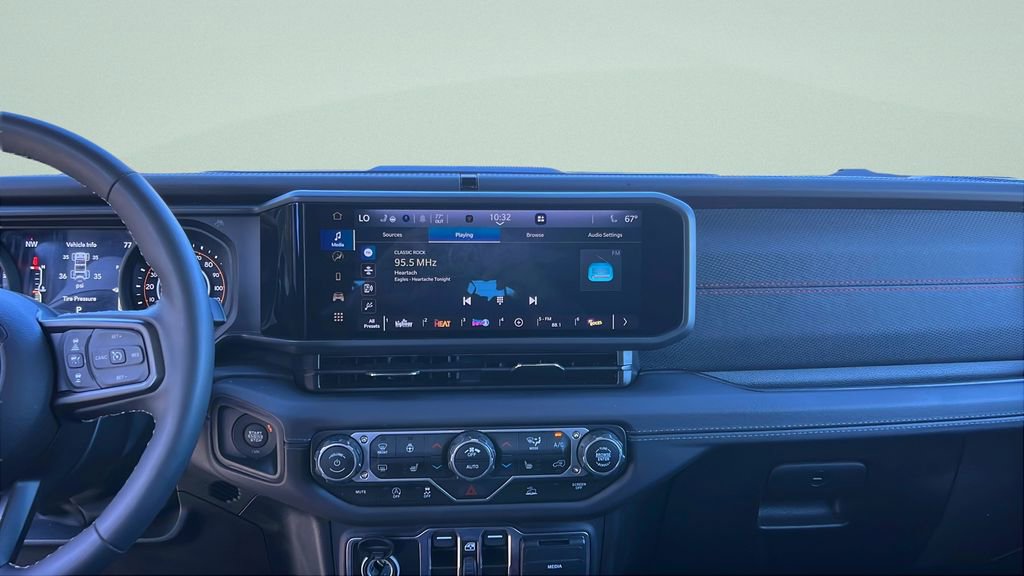 Used 2025 Jeep Wrangler Unlimited Rubicon w/ Convenience Group image 22