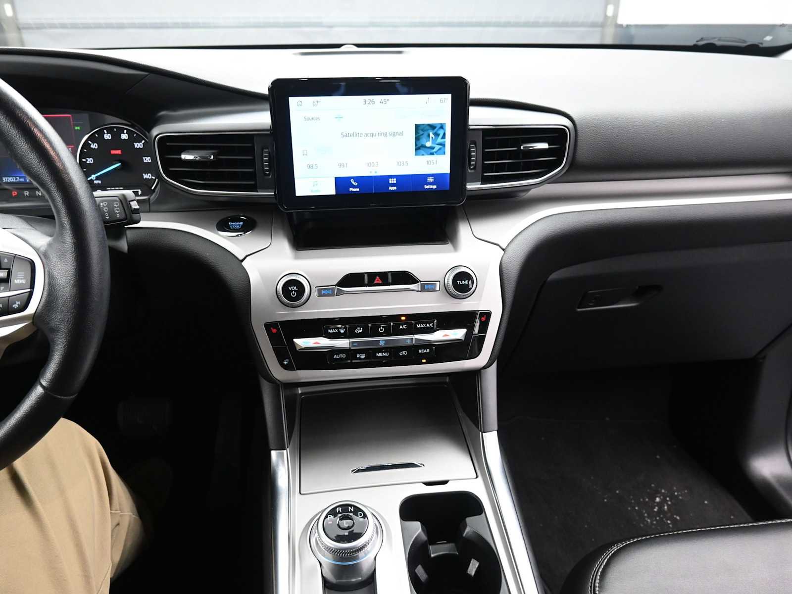 Used 2023 Ford Explorer XLT w/ Equipment Group 202A image 12