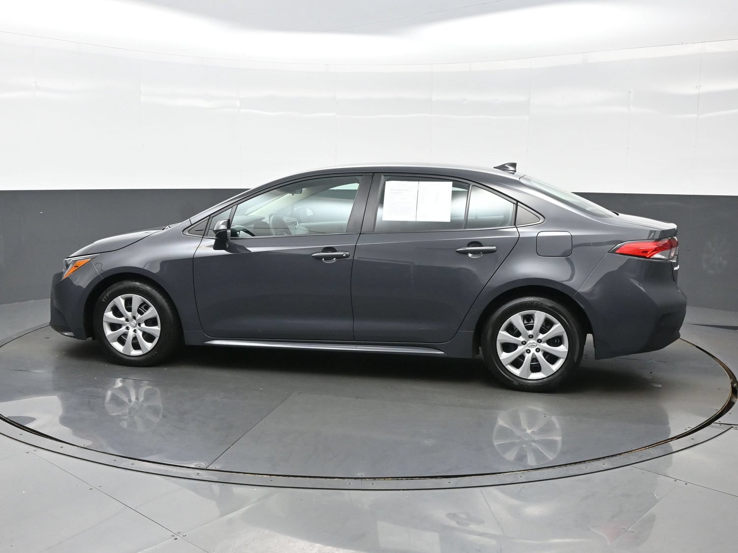 Used 2024 Toyota Corolla LE FWD image 3