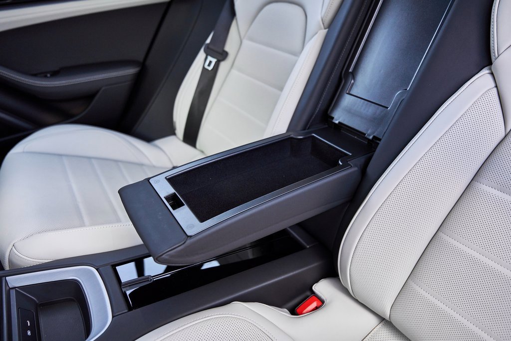 Used 2025 Porsche Panamera 4 w/ Premium Package image 53