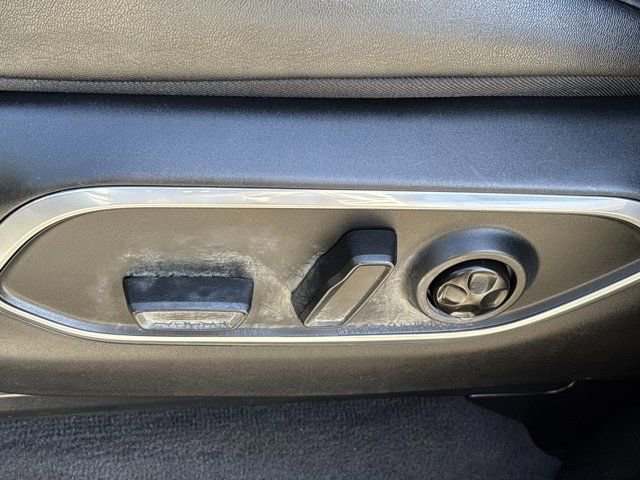 Used 2024 Jeep Wagoneer Series II w/ Flexible Seating Group image 21