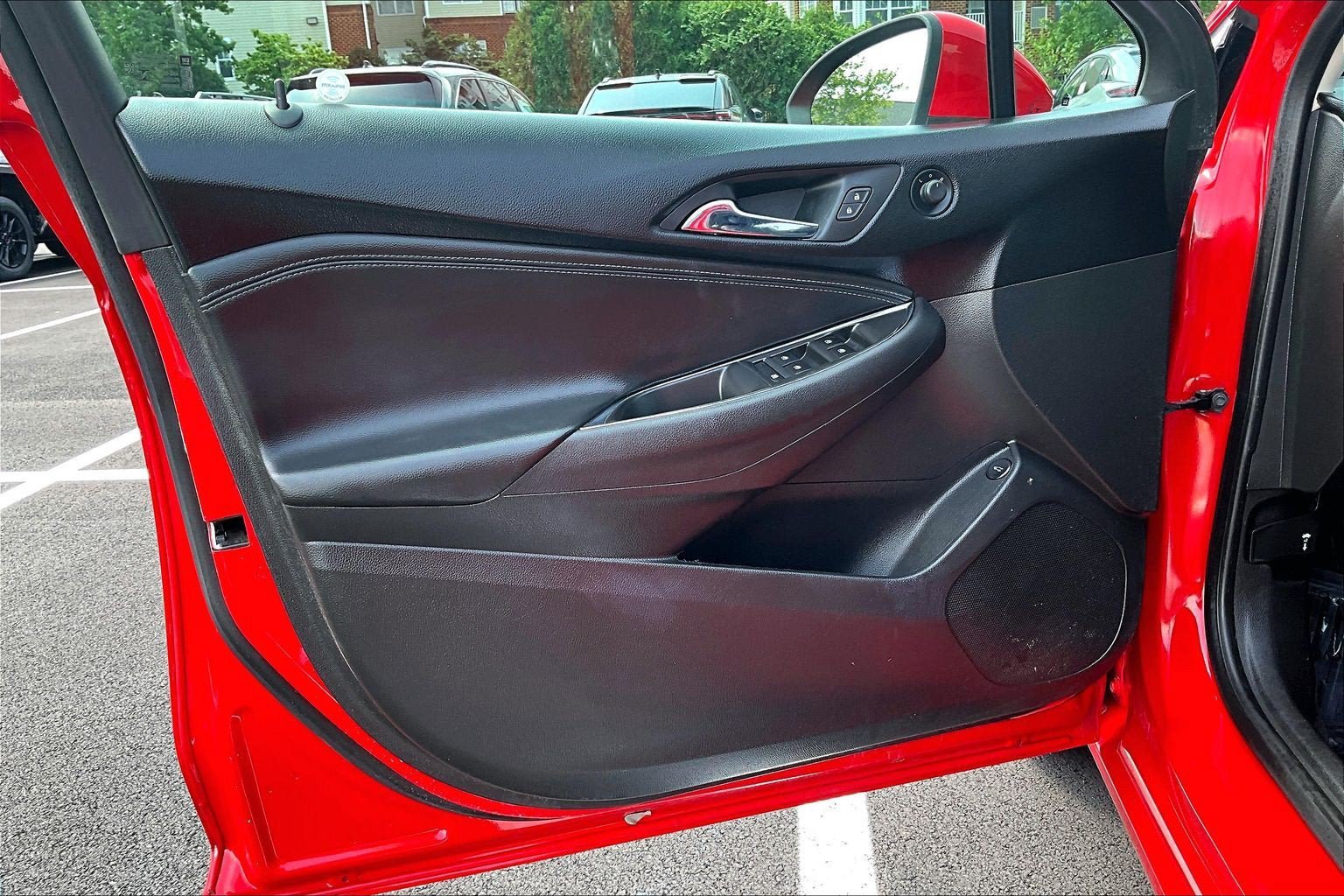 Used 2018 Chevrolet Cruze Premier FWD image 21