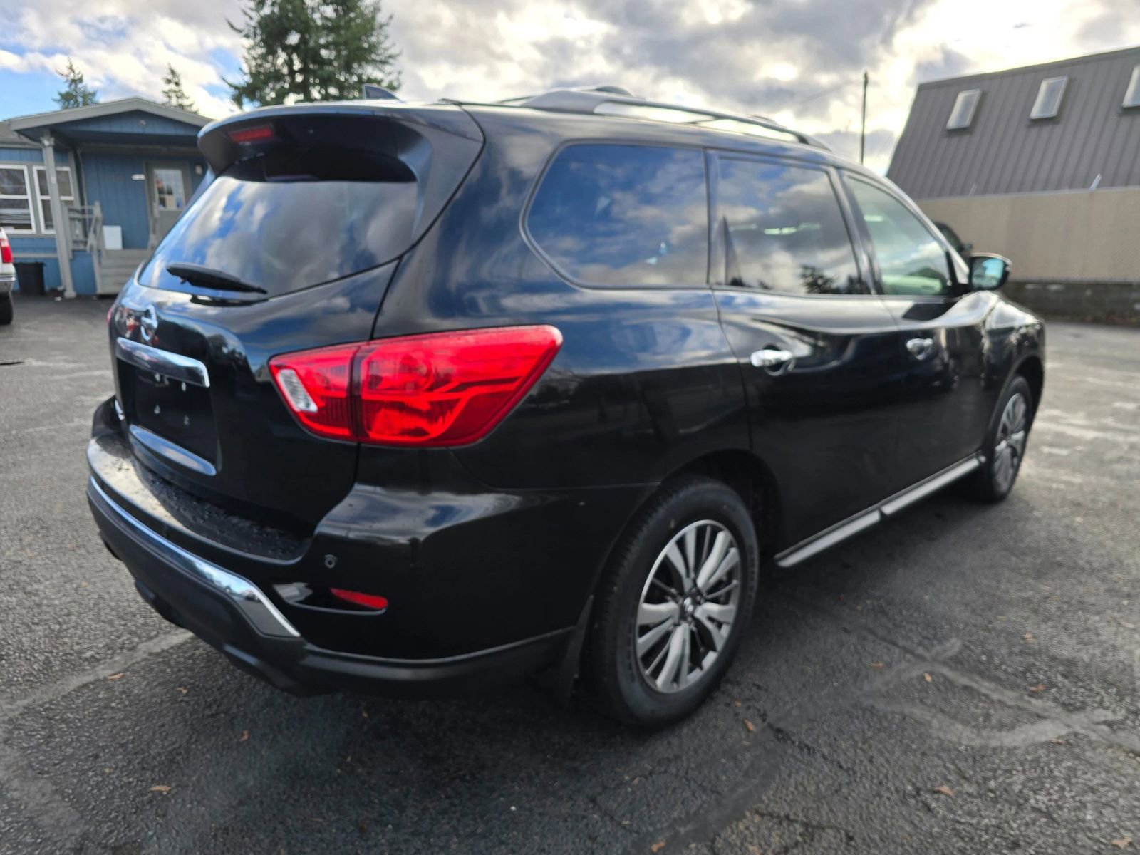 Used 2019 Nissan Pathfinder S image 5