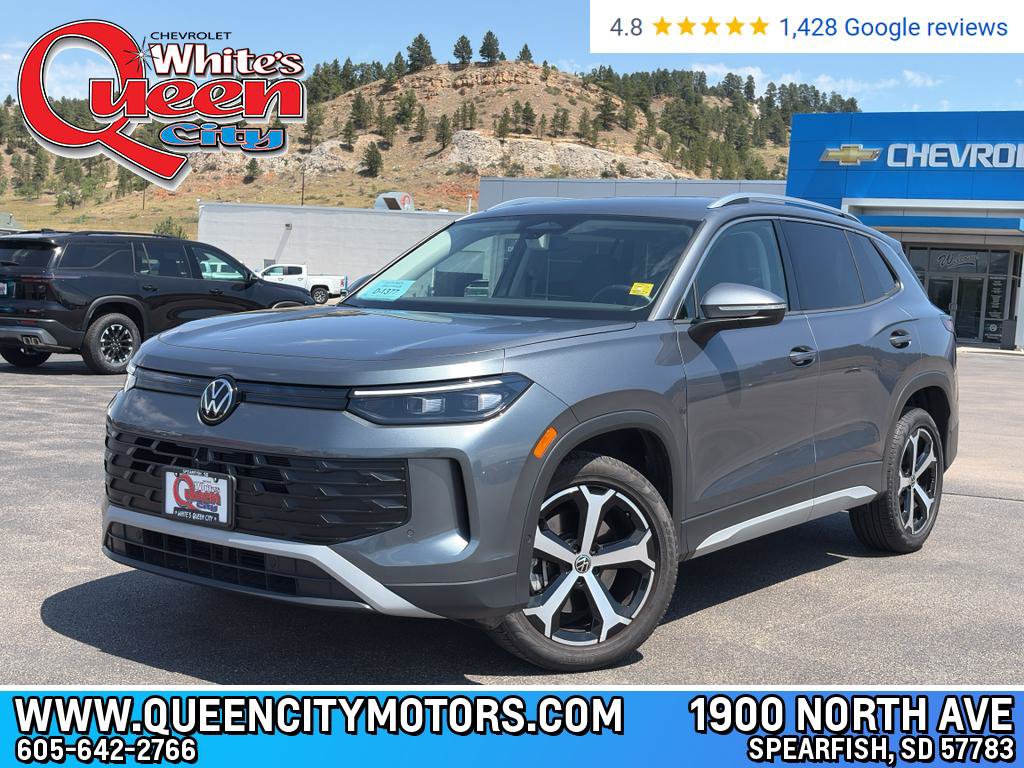 Used 2026 Volkswagen Tiguan SE AWD/4WD image 1