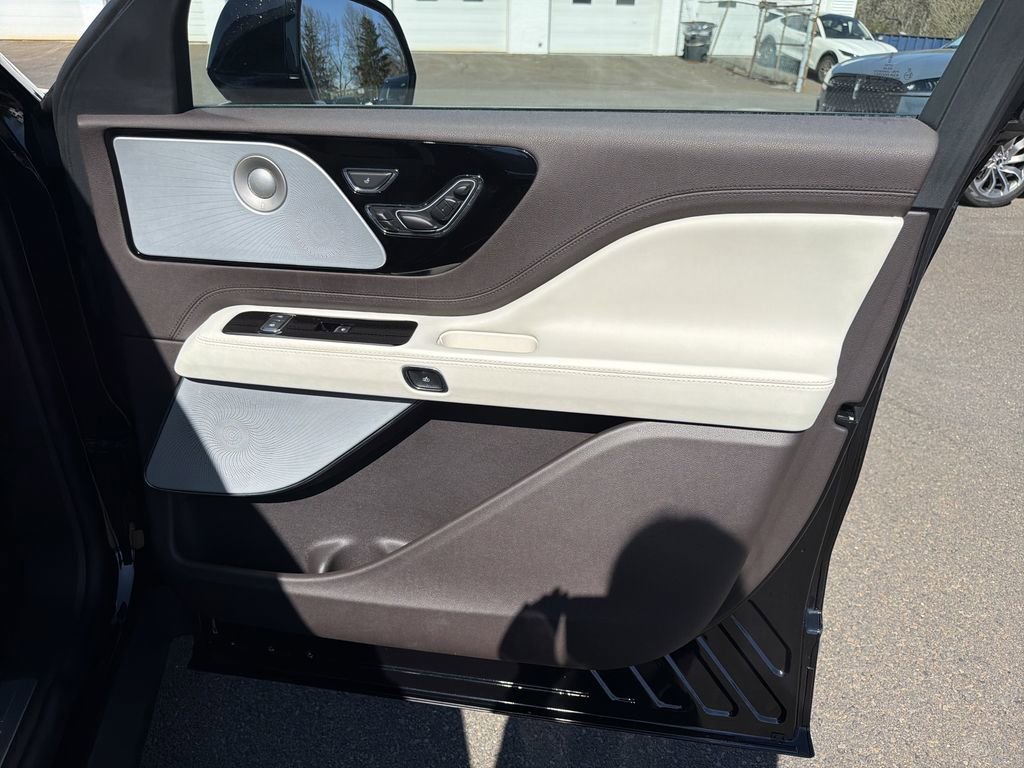Certified 2023 Lincoln Aviator Black Label Grand Touring image 14