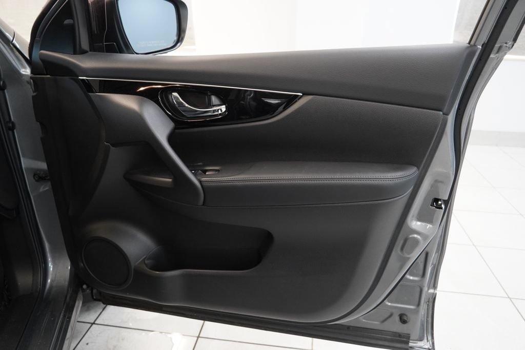 Used 2019 Nissan Rogue Sport SL w/ Premium Package AWD/4WD image 30