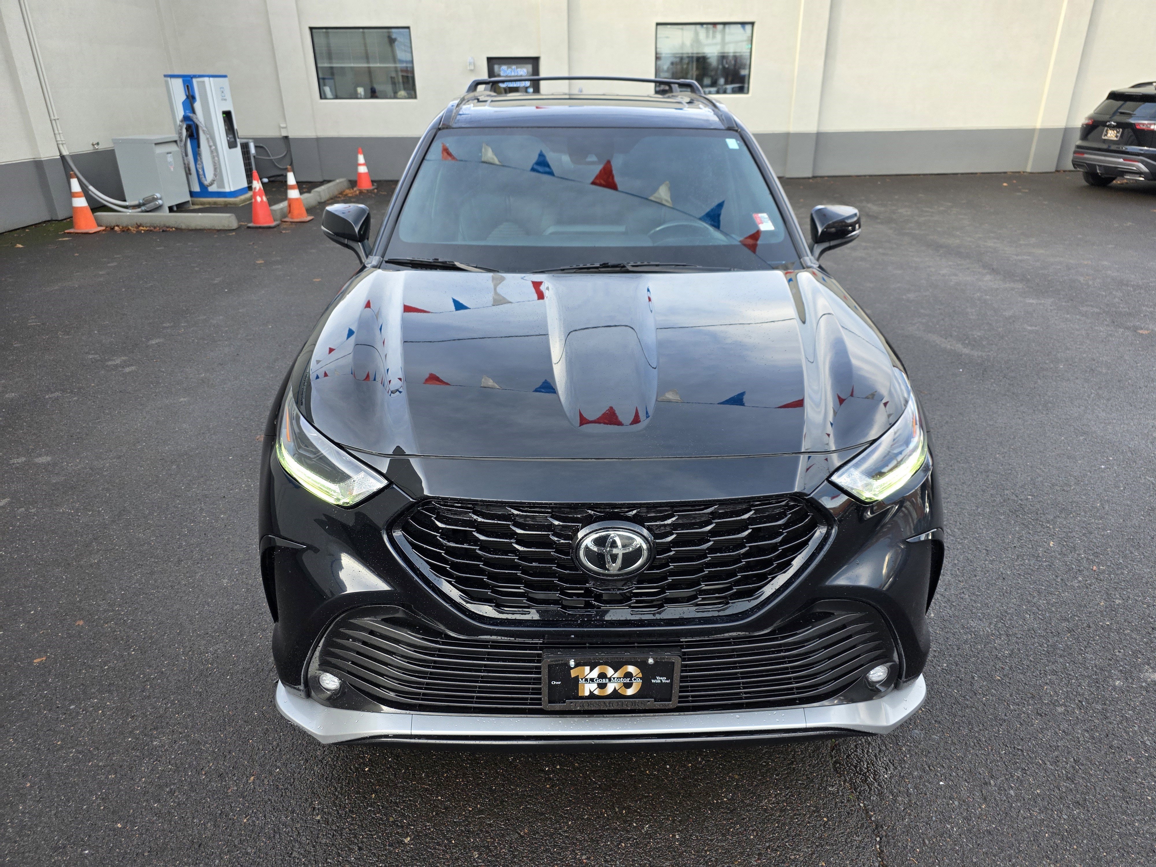 Used 2021 Toyota Highlander XSE image 3