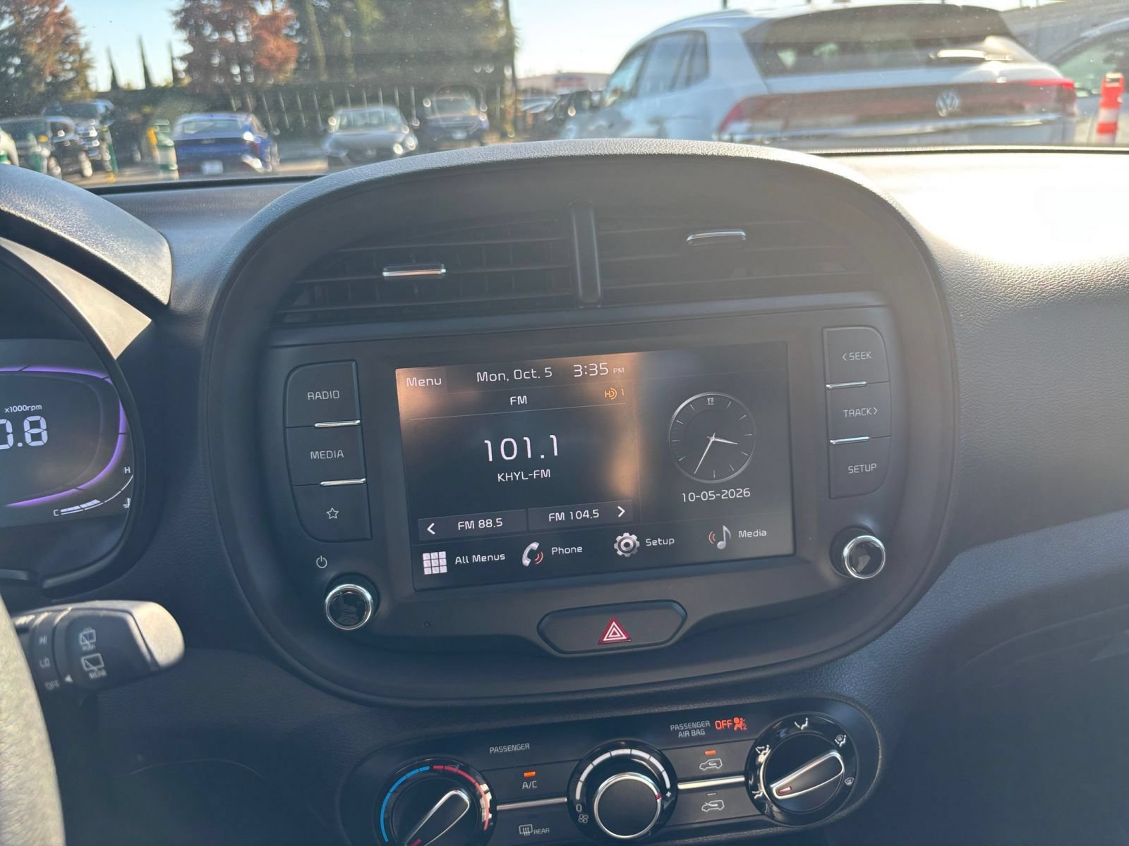 Used 2025 Kia Soul LX w/ LX Technology Package FWD image 19