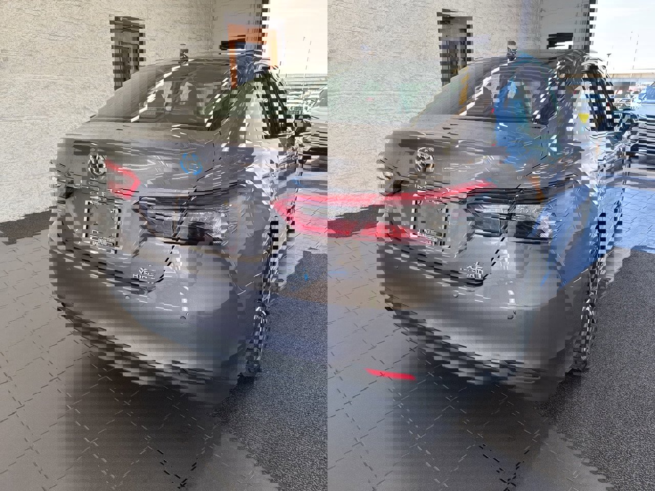 Certified 2021 Toyota Camry XLE w/ Navigation Upgrade Package image 7