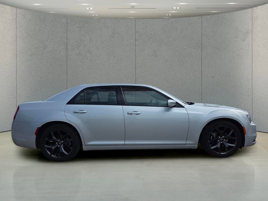 Used 2023 Chrysler 300 S RWD image 2